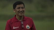 Presiden Persija, Ferry Paulus menghadiri latihan perdana jelang babak 8 besar Piala Jenderal Sudirman di Lapangan Sawangan, Depok, Jawa Barat, Jumat (4/12/2015). (Bola.com/Vitalis Yogi Trisna)