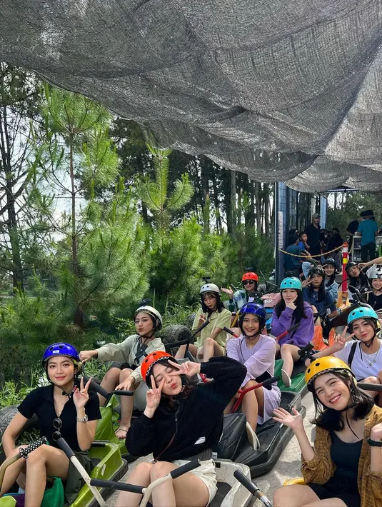 Hari ketiga sebelum Gaby berpisah dengan personel JKT48 lainnya. Mereka pun melakukan kegiatan seru. (Foto: Instagram/@jkt48gaby)