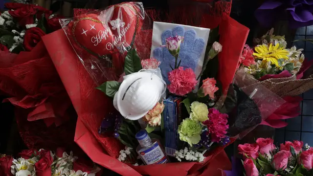 Antara Bunga dan Masker di Hari Valentine