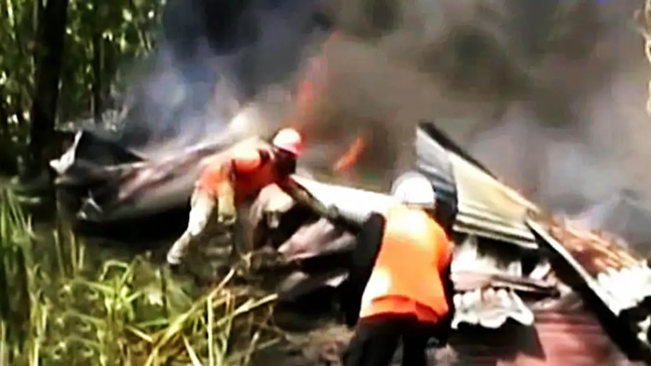 (Lip6pagi) Kebakaran Karang+Bakar Mebel