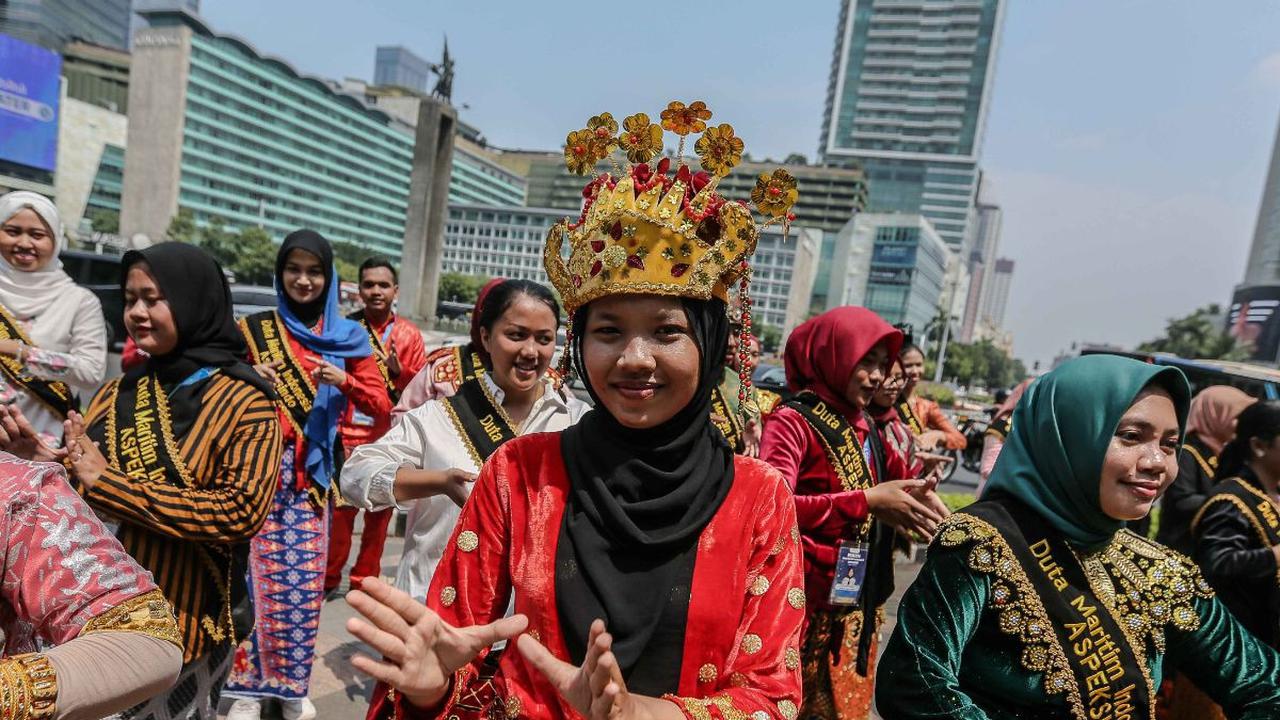 Perayaan HUT ke-78 RI pada tahun ini mengusung tema yang memiliki makna mencerminkan
semangat juang, dan kerja keras dalam membangun Indonesia lebih baik lagi.