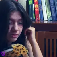 Siapa musuh bebuyutan Cassandra Lee?