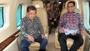 Wakil Presiden Jusuf Kalla (JK) bersama Gubernur DKI Jakarta Anies Baswedan meninjau sejumlah titik kemacetan Jabodetabek menggunakan Helikopter Super Puma dari lapangan helipad, Monas, Jakarta, Senin (28/1). (Liputan6.com/HO/TIM MEDIA WAPRES)