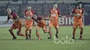 Selebrasi pemain Pusamania Borneo FC setelah memenangkan laga semifinal leg kedua Piala Presiden 2017 melalui adu penalti melawan Persib Bandung di Stadion Si Jalak Harupat, Soreang Jawa Barat,  Minggu (5/3/2017).  (Bola.com/Peksi Cahyo)