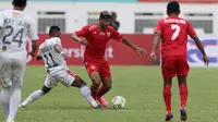 Gelandang Persija Jakarta, Bruno Matos, berusaha melewati pemain Bali United pada laga Piala Indonesia 2019 di Stadion Wibawa Mukti, Jawa Barat, Minggu (5/5). (Bola.com/M Iqbal Ichsan)