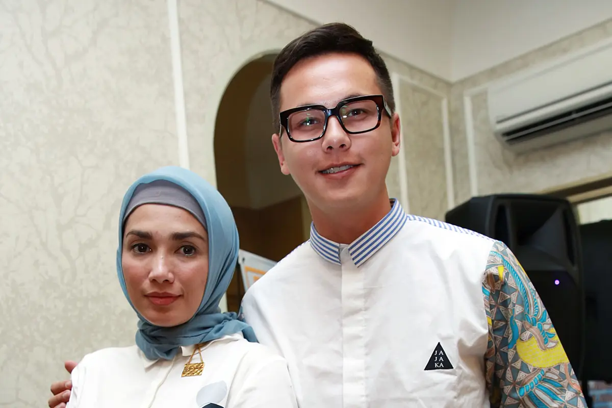 [Bintang] Ussy Sulistiawaty