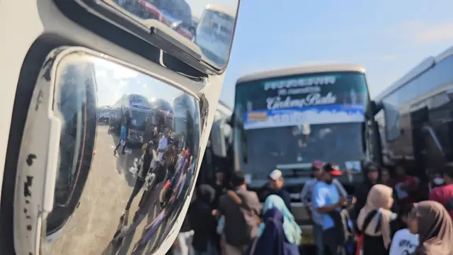 Suasana Mudik di Stasiun Jatijajar