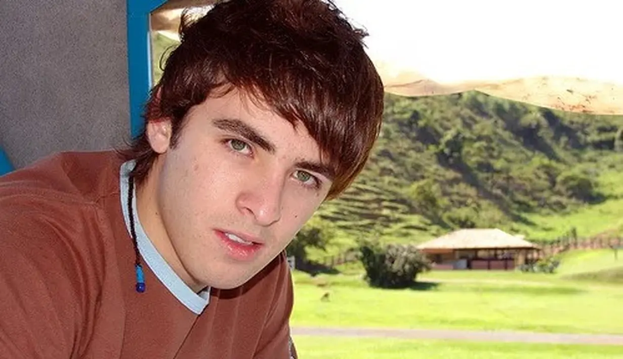 Wajahnya mulai berubah seiring bertambah usia. Namun banyak yang masih susah move on dari karakter Pedro. [Last.fm]