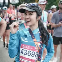 Aktris cantik Febby Rastanty belakangan bikin bangga! Rela terbang ke luar negeri, ia berhasil menuntaskan ajang New York Marathon 2025 dengan hasil fantastis. (Foto: Febby Rastanty)