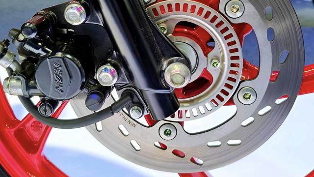 Fitur unggulan Suzuki Smash terbaru.