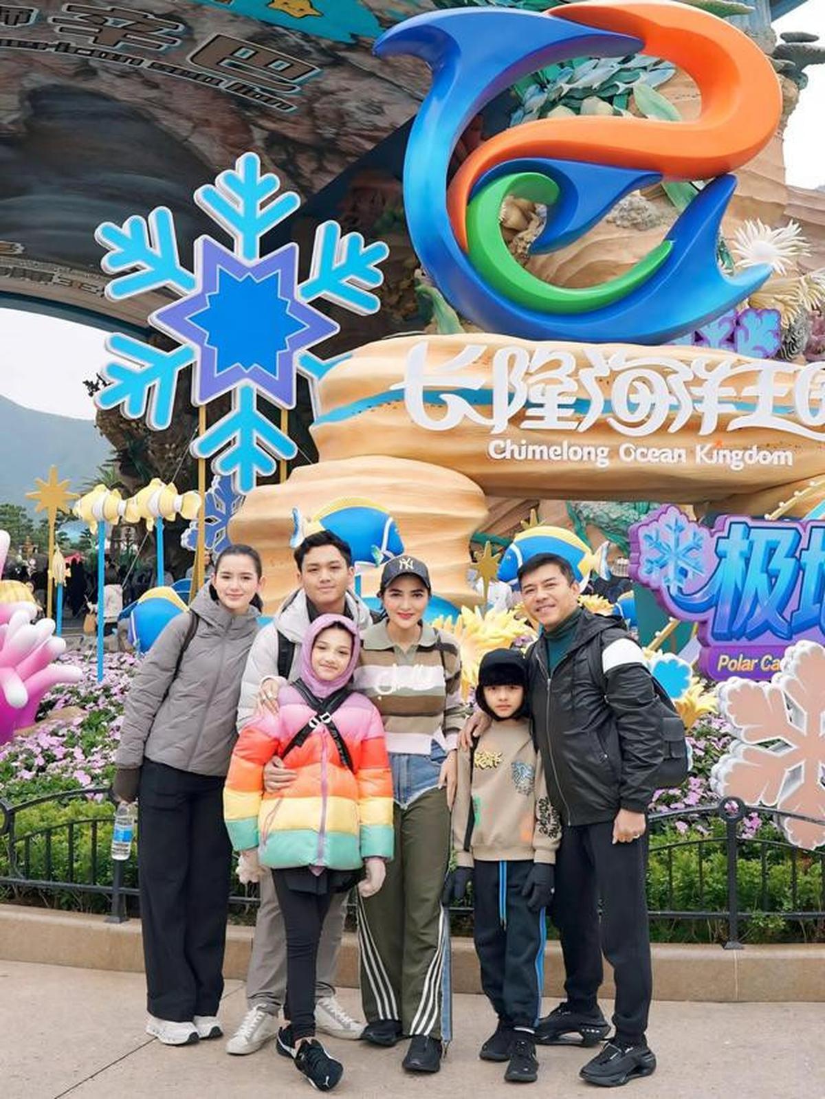 4 Keluarga Artis Liburan Tahun Baru 2026 di China, Ashanty hingga Tasyi Athasyia