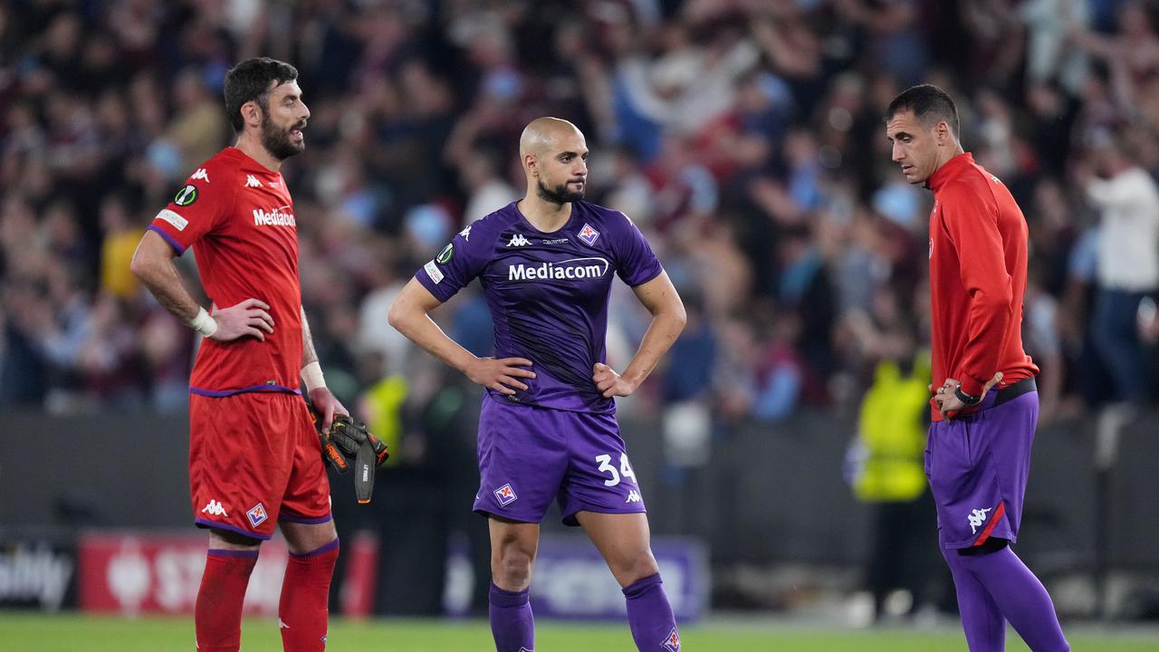 Ekspresi Pemain Fiorentina Gagal Juara UEFA Europa Conference League