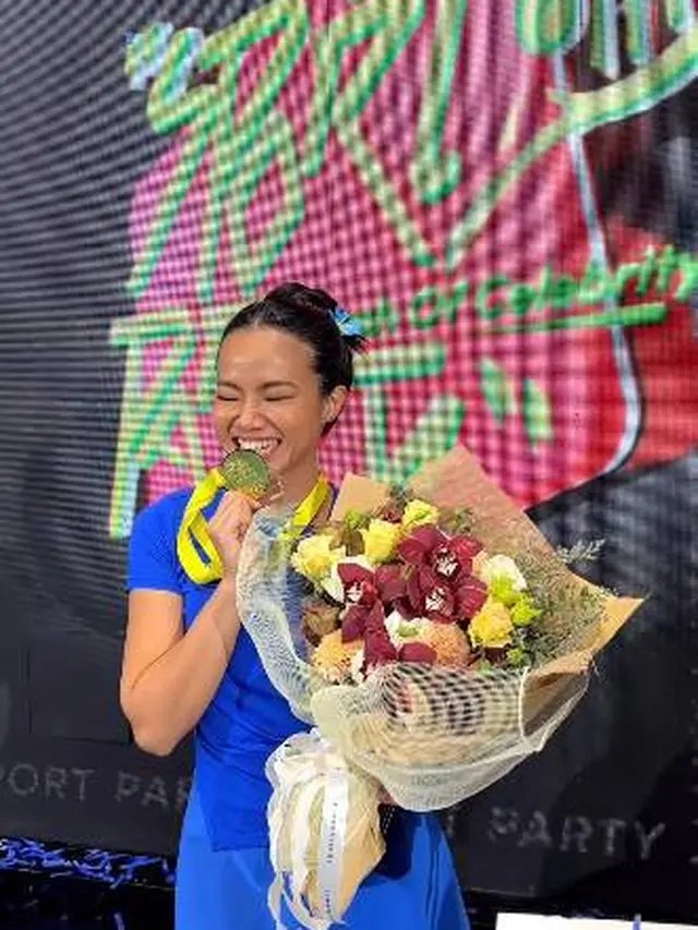 7 Potret Yura Yunita Main Tenis di Sport Party, Menang Lawan Luna Maya