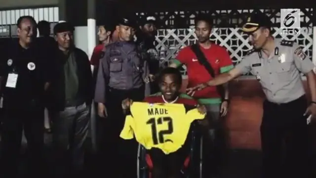 Dukungan seorang penyandang disabilitas pada tim nasional Indonesia diapresiasi I Made Wirawan. Ia memberikan jersey yang dipakai usai pertandingan.