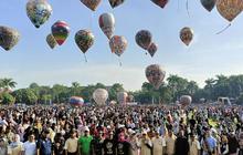 Penampakan 15 Balon Terbang di Jalur Penerbangan Terpadat Kawasan Pekalongan