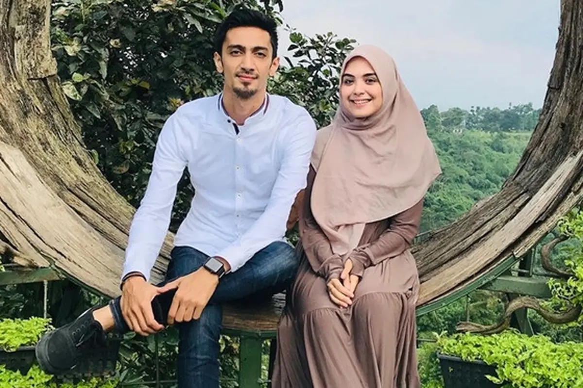 7 Potret Kedekatan Vebby Palwinta dan Razi Bawazier, Segera Menikah?