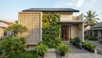 8 Desain Fasad Rumah Menghadap Matahari Sore Agar Ruangan Tidak Panas