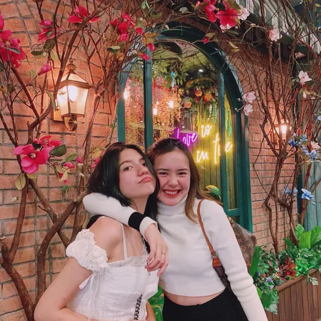 6 Potret Persahabatan Beby Tsabina dan Cassandra Lee, Bak Kakak Adik
