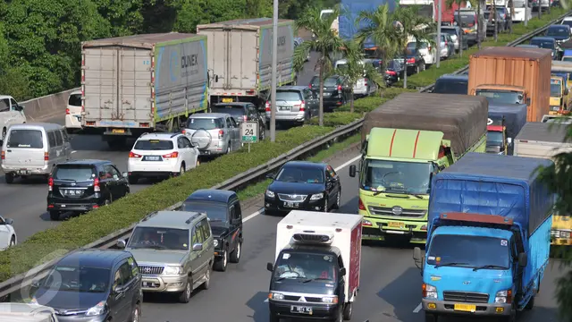 20151229-Antisipasi Kemacetan di Tahun Baru, Truk Dilarang Melitas