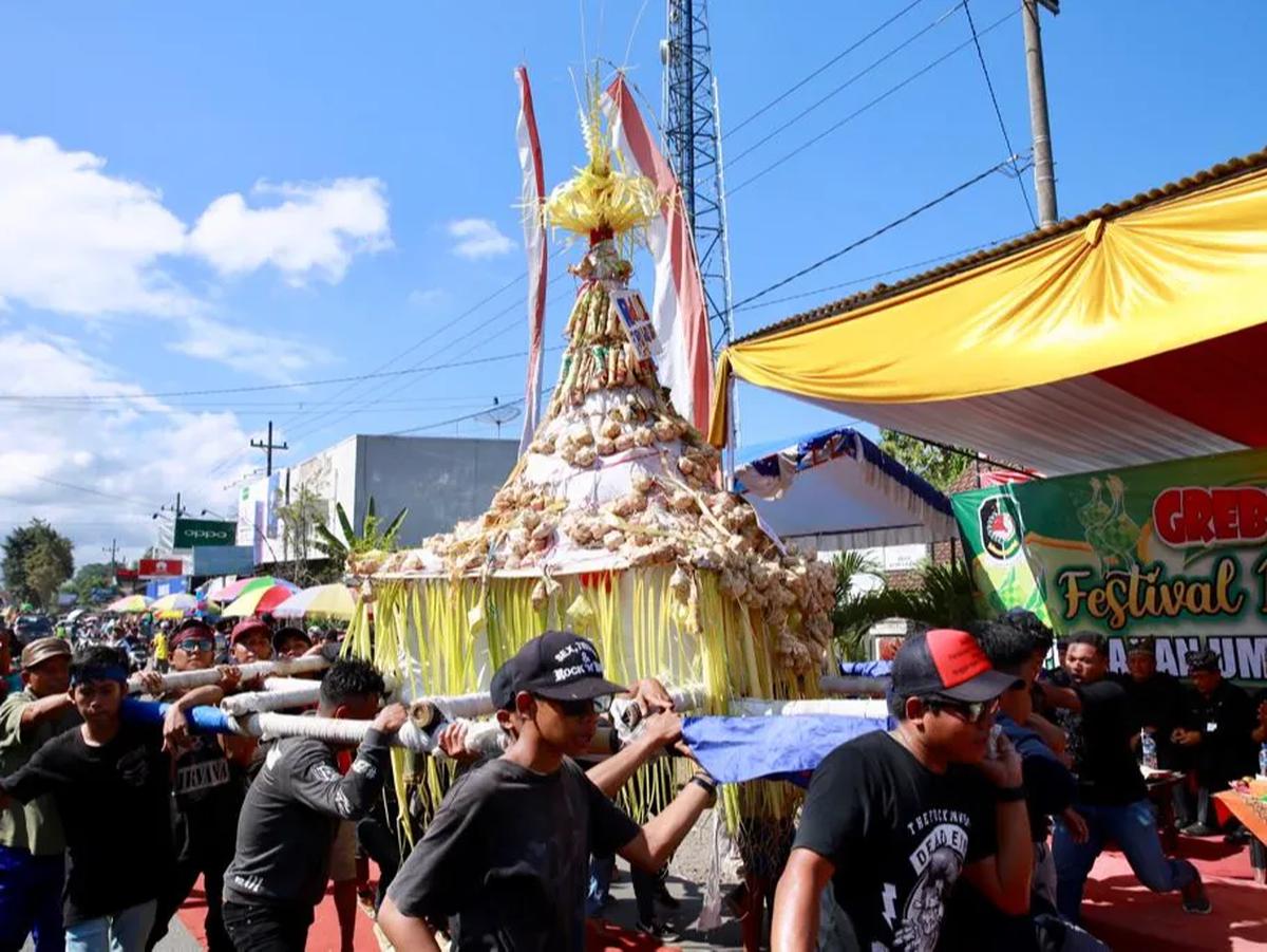 Tradisi Grebeg Syawal biasanya digelar keluarga keraton sebagai ungkapan syukur setelah menjalankan puasa di bulan Ramadan.