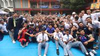 Pembalap MotoGP Toprak Razgatlioglu Sambangi Jakarta, Gelar Meet and Greet di SMKN 39