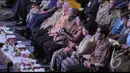 Di dalam ruang acara, Ibu Ani Yudhoyono terlihat sibuk dengan kameranya, Balai Sarbini, Jakarta, Senin (11/8/2014) (Liputan6.com/Herman Zakharia)