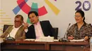 CdM SEA Games 2017, Aziz Syamsuddin (tengah) memimpin rapat tatap muka dengan Satlak Prima dan Manager Cabor di Jakarta, Senin (3/7). Rapat membahas persiapan pengiriman atlet Sea Games 2017 Kuala Lumpur. (Liputan6.com/Helmi Fithriansyah)