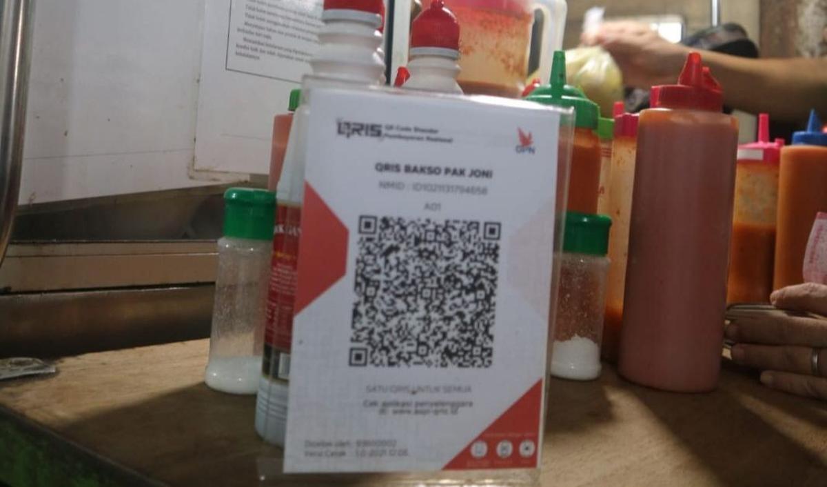 Dia menyebut pengenaan tarif layanan QRIS 0,3 persen telah mempertimbangkan kelangsungan bisnis merchant.&nbsp;