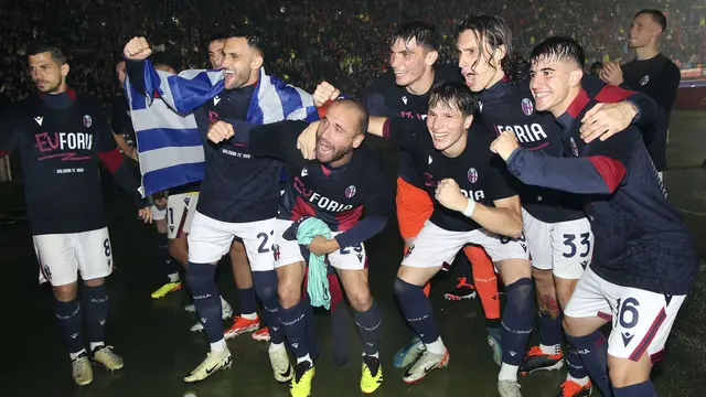 Foto: Tahan Imbang Juventus, Pemain Bologna Selebrasi Lolos ke Liga Champions Musim Depan