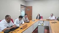 Anggota PPLN Kuala Lumpur, Masduki alias MKM yang menjadi buronan kasus dugaan pelanggaran pidana Pemilu 2024 akhirnya menyerahkan diri ke Bareskrim Polri. (Foto: Istimewa)