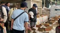 Kisah dari Karung Beras Cipinang: Bertahan di Tengah Isu Oplosan