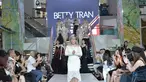 Betty Tran telah berhasil memamerkan koleksi busananya di beberapa panggung mode terbaik dunia. Credit to Digital Fashion Week #DFWjkt #digitalfashionweek.