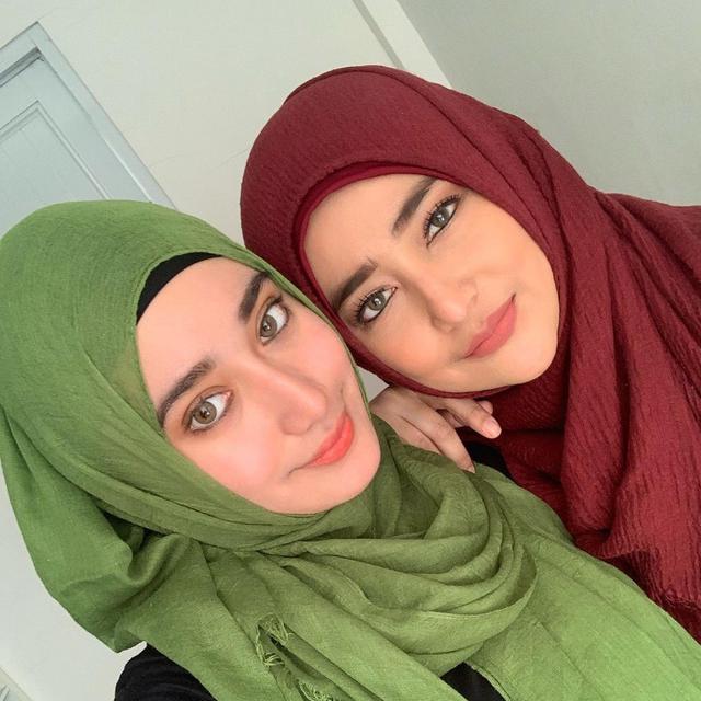 6 Potret Kebersamaan Cindy Fatikasari dan Putri Sulung, Bak Kakak Adik