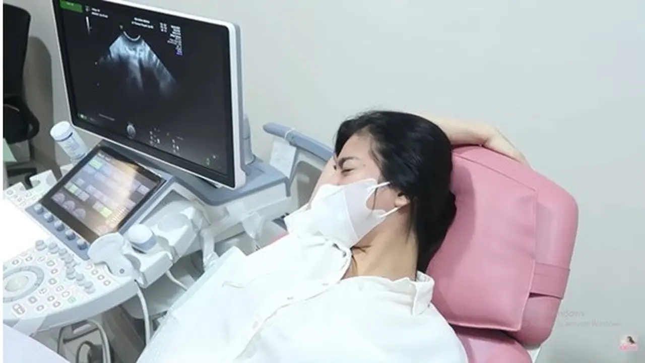 7 Momen Felicya Angelista Periksa Kandungan, Menangis Dengar Detak Jantung Si Kecil