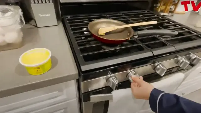 6 Potret Dapur Rumah Uya Kuya di Amerika, Modern dengan Sentuhan Minimalis