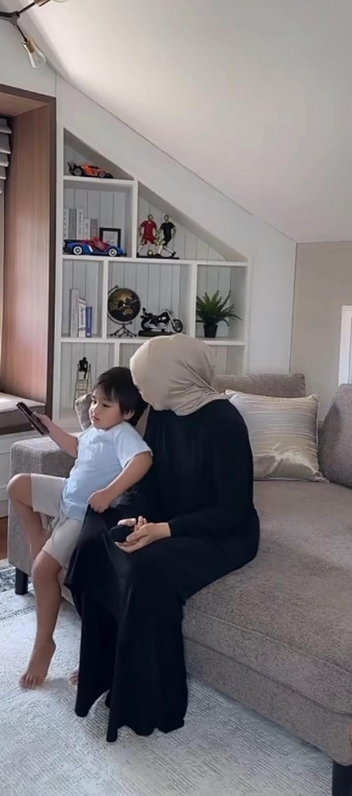 Momen Siti Nurhaliza Lagi Asyik Nyanyi, Tiba-Tiba sang Anak Datang - Tanpa Bersalah Sebut 'Ibu Bising'