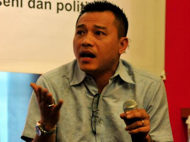 Harus Nonton Aku Lelakimu Versi Jadul Anang Hermansyah News Entertainment Fimela Com Dalam video klip berdurasi 6 menit tersebut virzha menjadi sosok kekasih yang sangat setia. aku lelakimu versi jadul anang