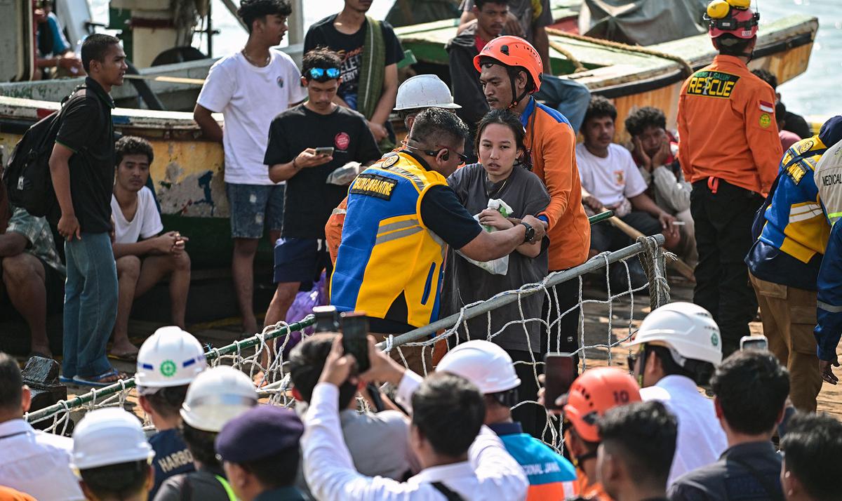 Korban Kebakaran KM Mutiara Sentosa II Tiba di Surabaya
