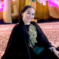 Arabian jadi tema bukber Ayu Ting Ting bersama tim-nya kali ini. Mereka pun kompak mengenakan baju nuansa hitam ala Arabian. [@arka_photography]