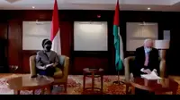 Pertemuan antara Menlu Retno Marsudi (kiri) dengan Menlu Palestina Riyad Maliki (kanan) dalam press briefing dengan awak media pada Rabu (10/2/2021).