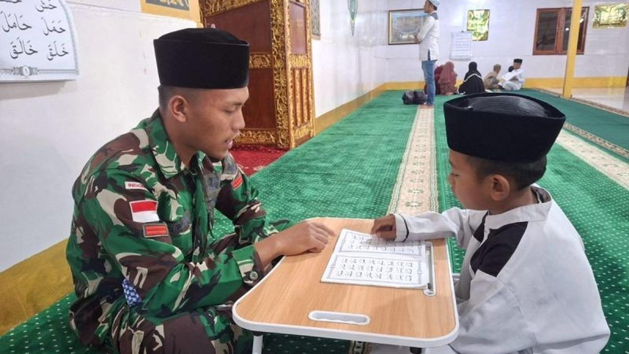 Mengajar Ngaji di Pedalaman: Satgas Yonif 511/DY TNI Perkuat Pendidikan Agama Papua