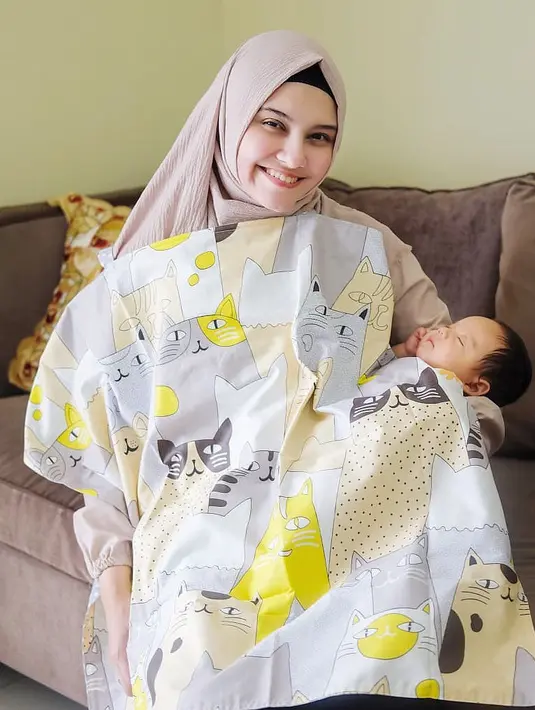 (Instagram/zeezeeshahab)