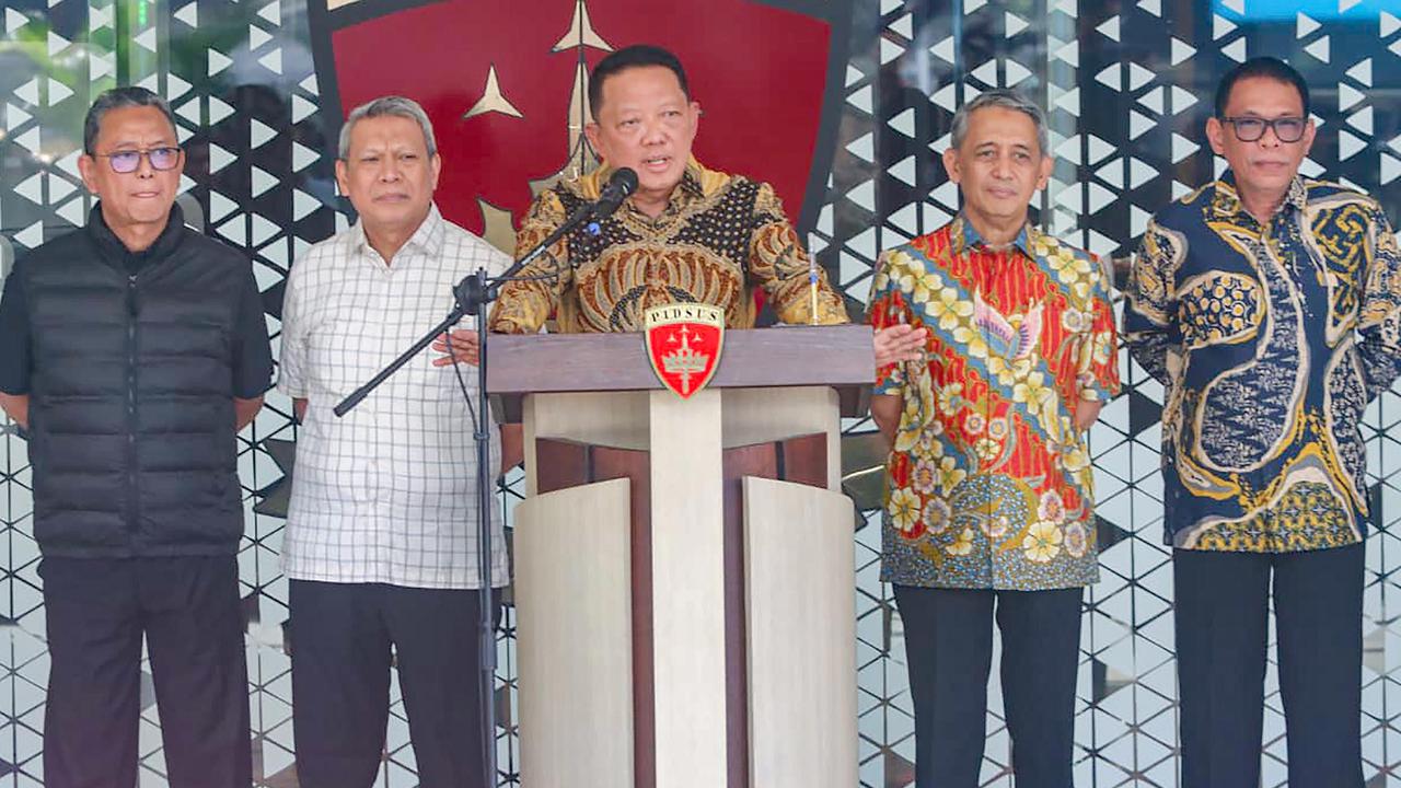 Jampidnus Febrie Klarifikasi Isu Rumah Sentul