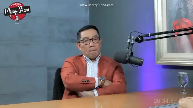Ridwan Kamil menangis saat bercerita mengenai ditinggal Eril untuk selamanya (YouTube - MerryRiana)