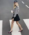 Louis Vuitton baru saja merilis koleksi heels yang terinspirasi sneaker LV Archlight. Heels terbaru ini dikenakan oleh Chiara Ferragni yang dikenal sebagai fashion icon Italia. (Louis Vuitton)