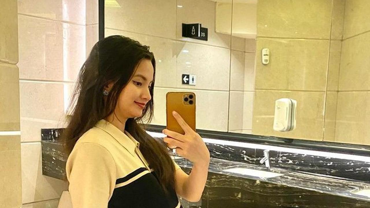 Penampilan Sabrina tak lepas dari perhatian. Potretnya dipuji makin cantik.<br>