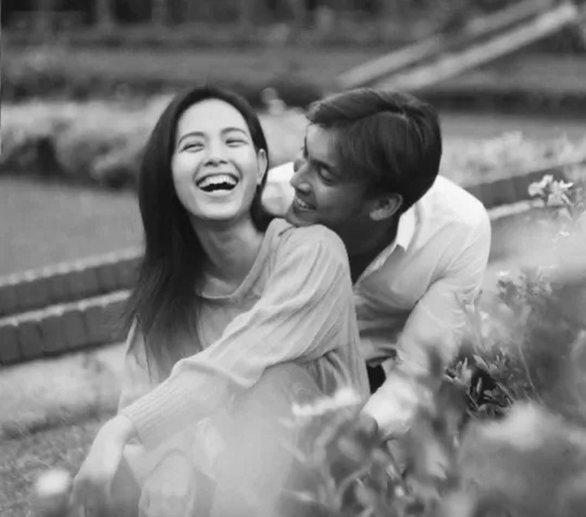 1. Kecelakaan di Tol Jatibening

Kecelakaan yang menimpa Rendy dan Lady terjadi di tol Jatibening, Jawa Barat. Kuasa hukum Lady menjelaskan dalam insiden ini mobil yang ditumpangi kliennya sampai terbalik.