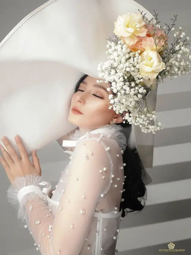 Gaya Asmirandah Saat Pemotretan Ini Curi Perhatian, Cantik Bak Putri Raja