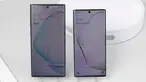 Penampakan Samsung Galaxy Note 10 (kanan) dan Samsung Galaxy Note 10 Plus (kiri) saat diperkenalkan di Barclays Center, Brooklyn, New York, Amerika Serikat, Rabu (7/8/2019). Samsung akhirnya memperkenalkan generasi terbaru Galaxy Note 10 dan Galaxy Note 10 Plus. (Liputan6.com/Istiarto Sigit Nugroho)