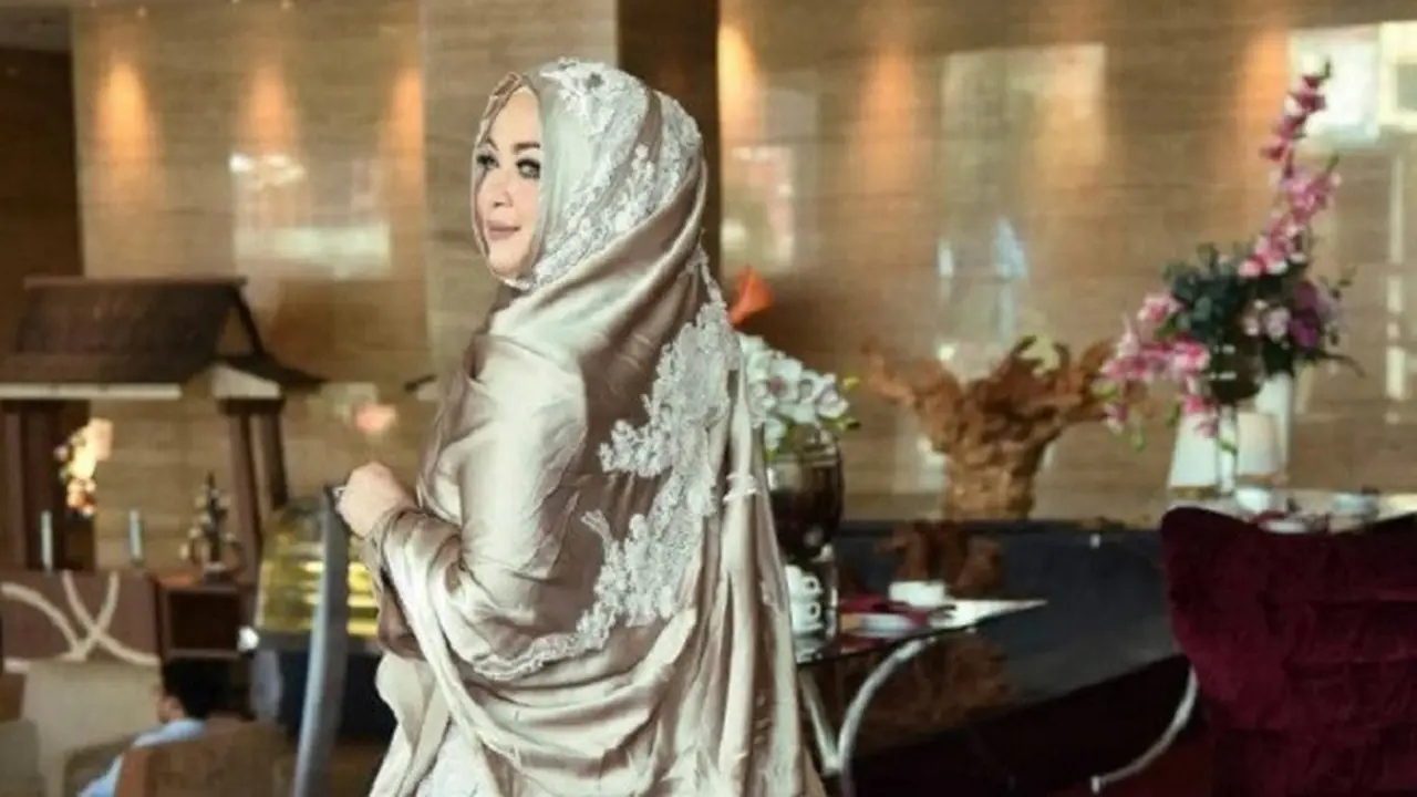 [Bintang] 3 Inspirasi Gaun Pengantin Syar'i untuk Tampilan Hijabers Modern